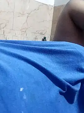 Snapshot of MoonlightMira chatting on 07/19/26, 05:49 MoonlightMira online show from 07/19/26, 05:49