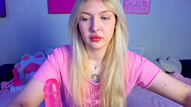BlondieSummer online show from 05/17/26, 09:06