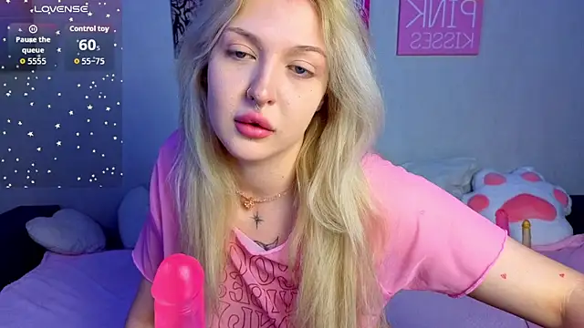 BlondieSummer online show from 06/15/26, 04:09