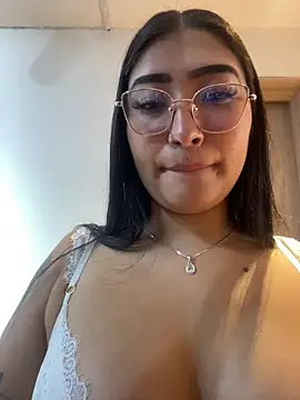 Snapshot of ami_santos chatting on 03/27/26, 02:50 ami santos online show from 03/27/26, 02:50