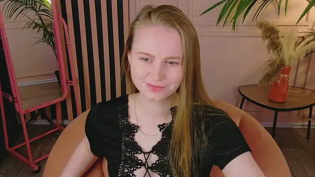 Snapshot of Lover_Daisy_ chatting on 05/05/26, 12:35 Lover Daisy online show from 05/05/26, 12:35