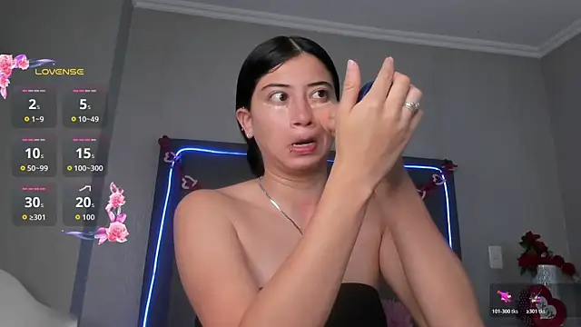 mia gomez7 online show from 04/17/26, 01:03