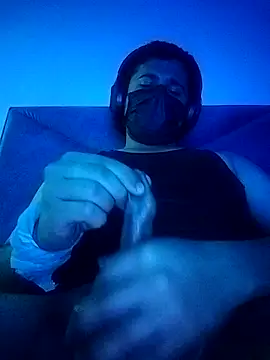 Small dick 069 online show from 03/21/26, 11:08