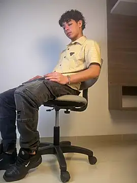 Snapshot of Connor_Turner chatting on 03/20/26, 01:27 Connor Turner online show from 03/20/26, 01:27