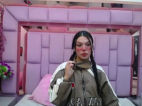 Salome Saen  online show from 04/21/26, 01:06