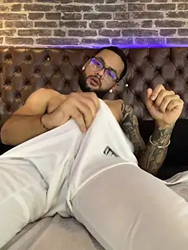 KyleJoss30 online show from 04/15/26, 07:58