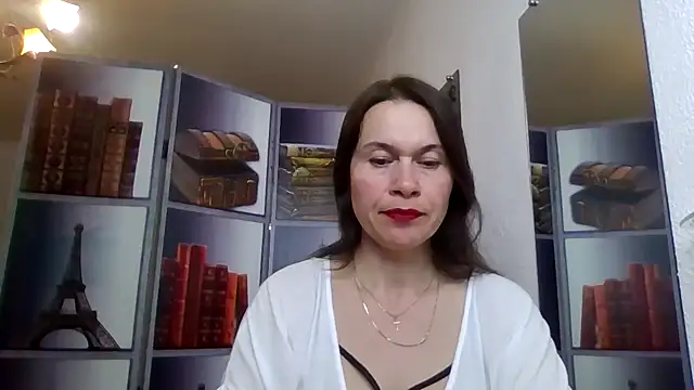 Selena Moo online show from 04/29/26, 07:31