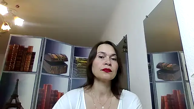 Selena Moo online show from 05/10/26, 12:54