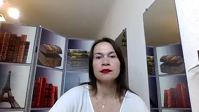 Selena Moo online show from 05/12/26, 08:11