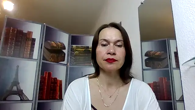 Selena Moo online show from 05/13/26, 08:01