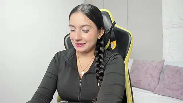 kira relish online show from 04/27/26, 12:36