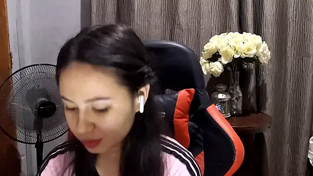 Snapshot of SeleneChiang chatting on 03/22/26, 11:24 SeleneChiang online show from 03/22/26, 11:24