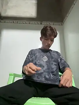 Nguyencuong1999 online show from 05/10/26, 04:34