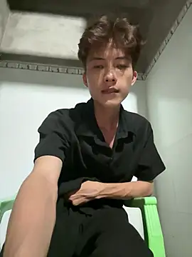 Nguyencuong1999 online show from 05/12/26, 07:22