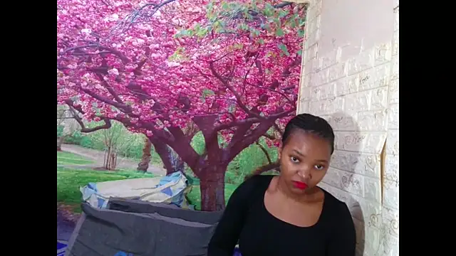 Snapshot of ebonysativa chatting on 05/12/26, 05:26 ebonysativa online show from 05/12/26, 05:26