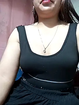 Snapshot of Hena__ chatting on 04/08/26, 11:59 Hena online show from 04/08/26, 11:59