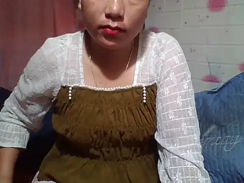 Snapshot of Hena__ chatting on 04/09/26, 10:59 Hena online show from 04/09/26, 10:59