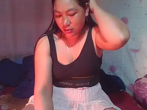 Snapshot of Hena__ chatting on 04/30/26, 10:36 Hena online show from 04/30/26, 10:36