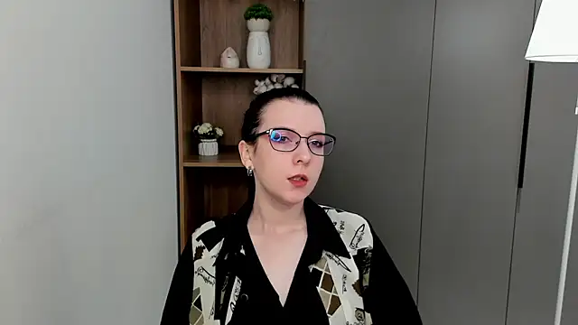 IsaSantella online show from 03/21/26, 10:20