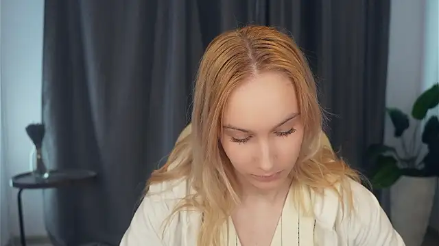 Snapshot of EuraRonchetti chatting on 03/22/26, 11:35 EuraRonchetti online show from 03/22/26, 11:35