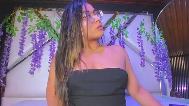 Freyaa Millerr online show from 04/22/26, 03:09