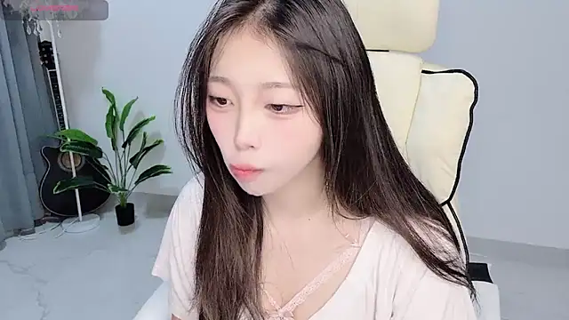 Yukiy8877 online show from 04/28/26, 11:21