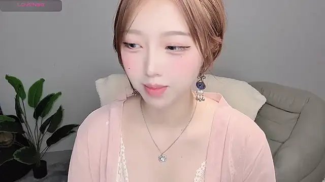 Yukiy8877 online show from 05/21/26, 11:06