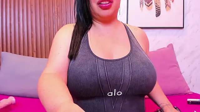 Nahomi rosse online show from 04/24/26, 02:19