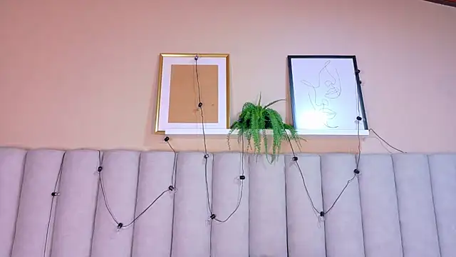 StarrMoon   online show from 05/13/26, 02:53