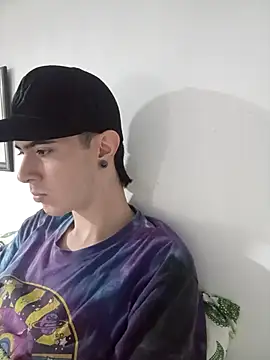 Snapshot of lio____ chatting on 04/19/26, 01:49 lio online show from 04/19/26, 01:49