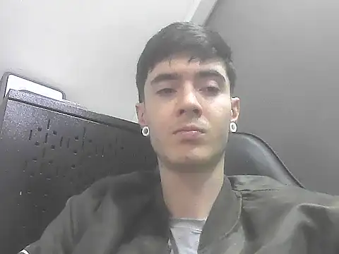 Snapshot of lio____ chatting on 05/17/26, 05:16 lio online show from 05/17/26, 05:16