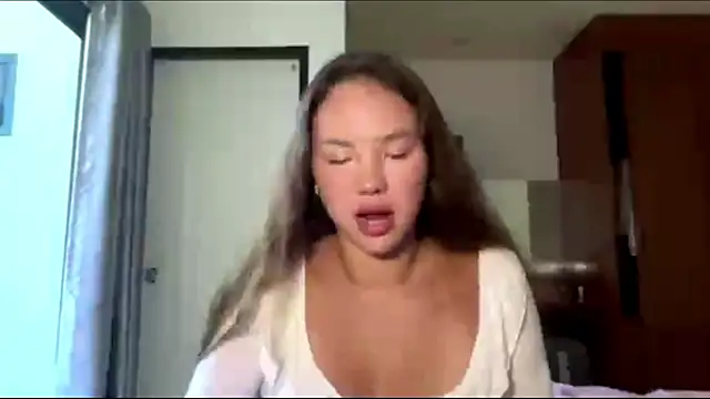kamila 18 french online show from 03/28/26, 05:07