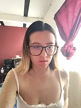 Snapshot of Greta_silber26 chatting on 03/24/26, 05:18 Greta silber26 online show from 03/24/26, 05:18