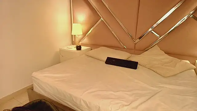 AlanaWesst online show from 04/27/26, 08:51