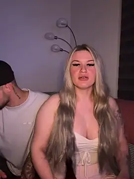 tiiffyy online show from 04/15/26, 09:37