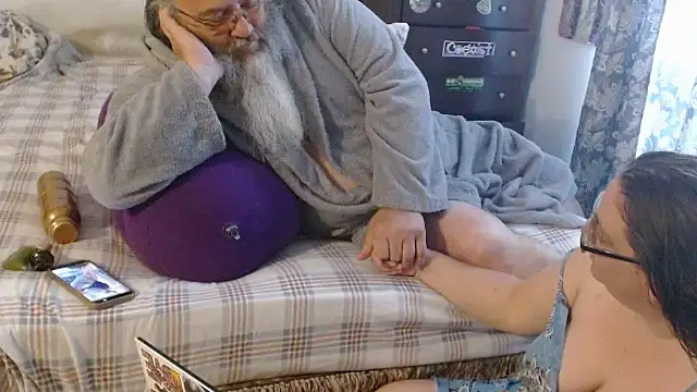 Snapshot of DaddyandMuffin chatting on 03/27/26, 09:25 DaddyandMuffin online show from 03/27/26, 09:25