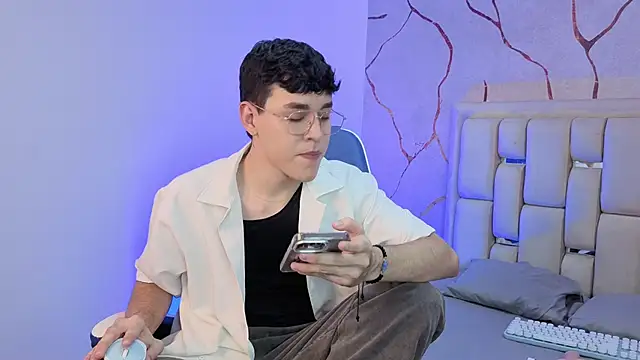 Tom Parker  online show from 03/21/26, 11:19