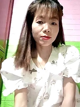 AmyLinee01 online show from 05/11/26, 10:54