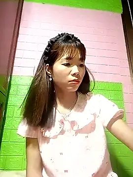 AmyLinee01 online show from 05/13/26, 10:38