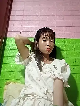 AmyLinee01 online show from 05/18/26, 11:21