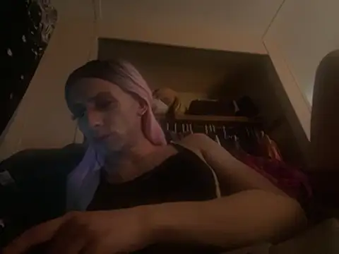 AlexAndriaStrips online show from 03/21/26, 09:07