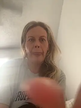 GwenWilde31 online show from 06/22/26, 01:41