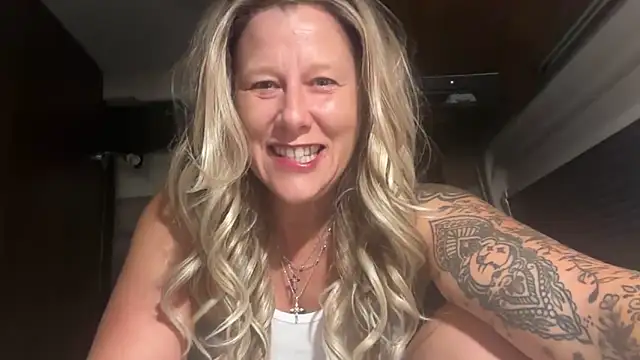 lillysworld online show from 04/19/26, 02:55
