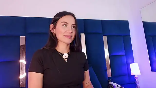 velvetlunaa  online show from 06/06/26, 02:11