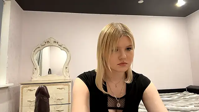 SweettAnny online show from 03/28/26, 05:56