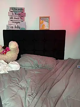 Miia coollins online show from 04/15/26, 07:58