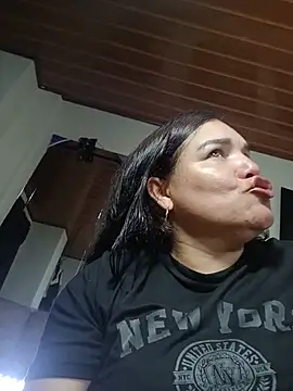 Snapshot of Zuleyka_69 chatting on 06/11/26, 10:19 Zuleyka 69 online show from 06/11/26, 10:19