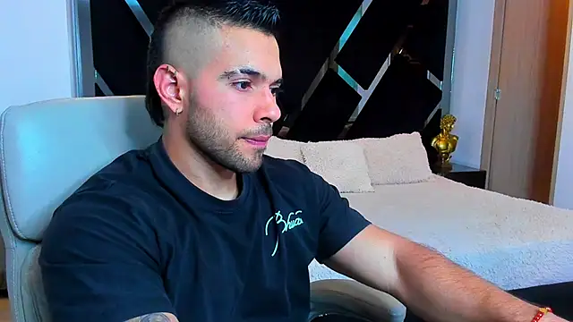 Snapshot of Raytorres chatting on 07/10/26, 10:56 Raytorres online show from 07/10/26, 10:56
