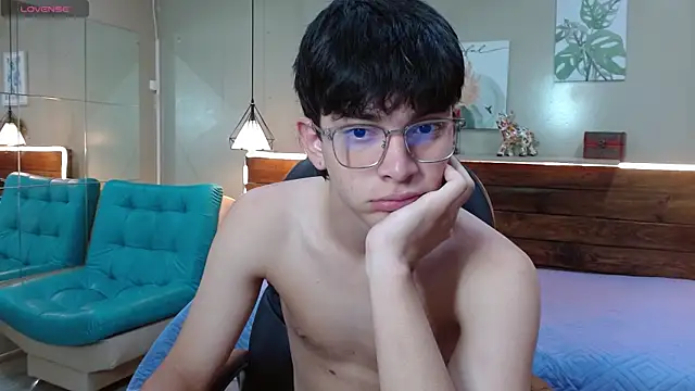 SantiTwinkyy online show from 04/17/26, 12:19