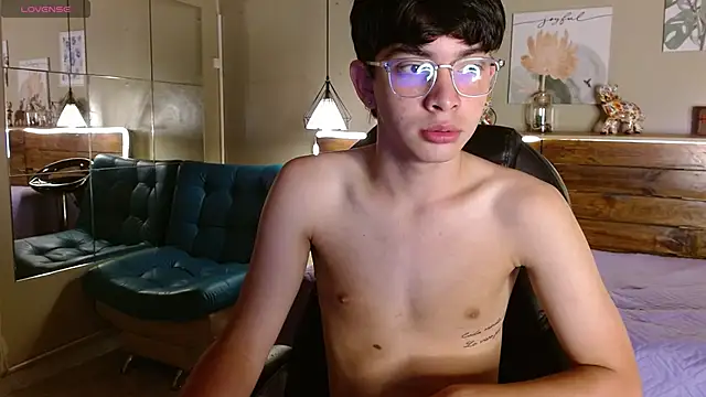 SantiTwinkyy online show from 04/18/26, 12:20